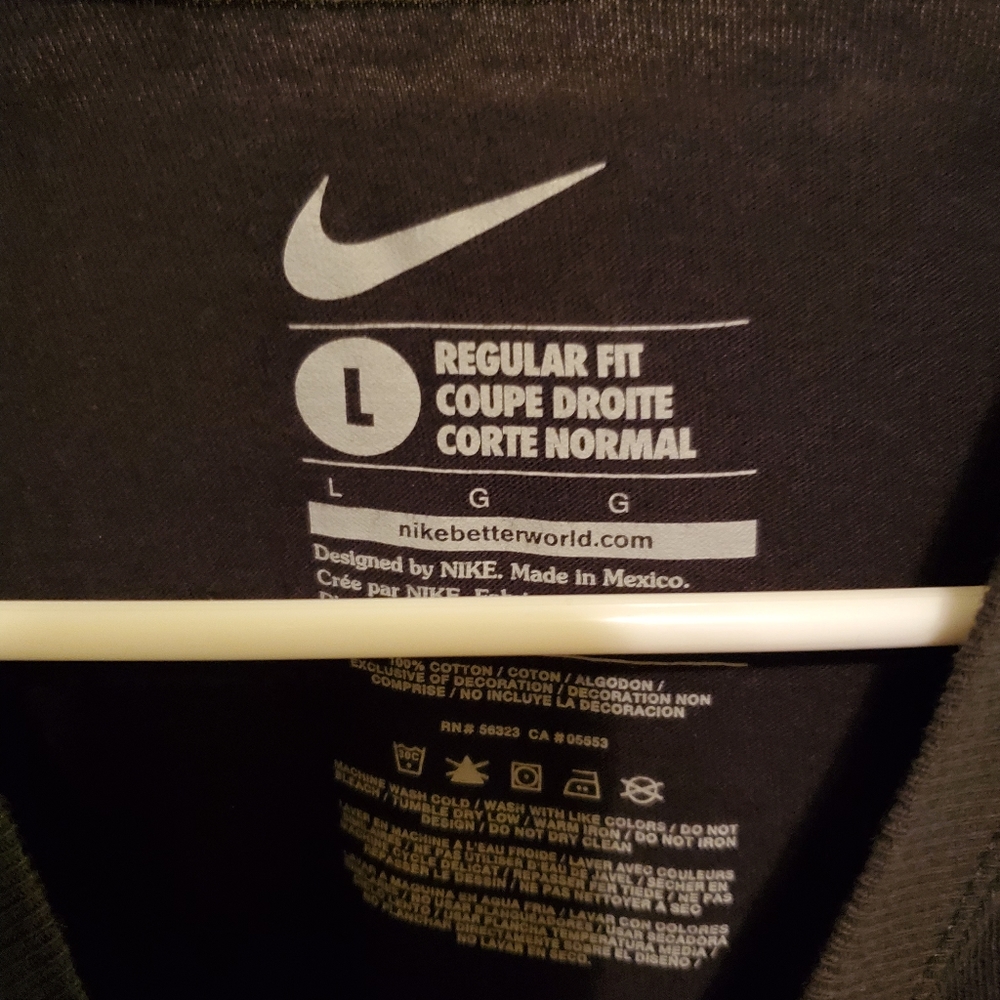 Nike tee - Picture 2 of 2